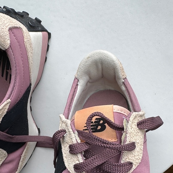 New Balance Women's 327 Sneakers Size 8.5 - Picture 16 of 16